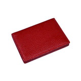 Porte-cartes bancaire pour femme en cuir rouge foncé.